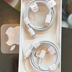 Apple White Lightning to USB-C Cables (Pair)